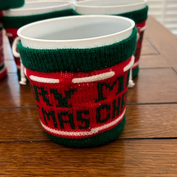6 Merry Christmas Cups with Crocheted Covers - Picture 5 of 9